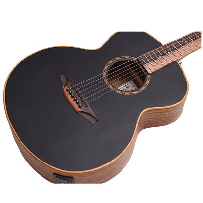 Bromo BAT8MEBK Електро-акустична китара Mini Jumbo, Масивен махагон, Bromo BZP1, калъф