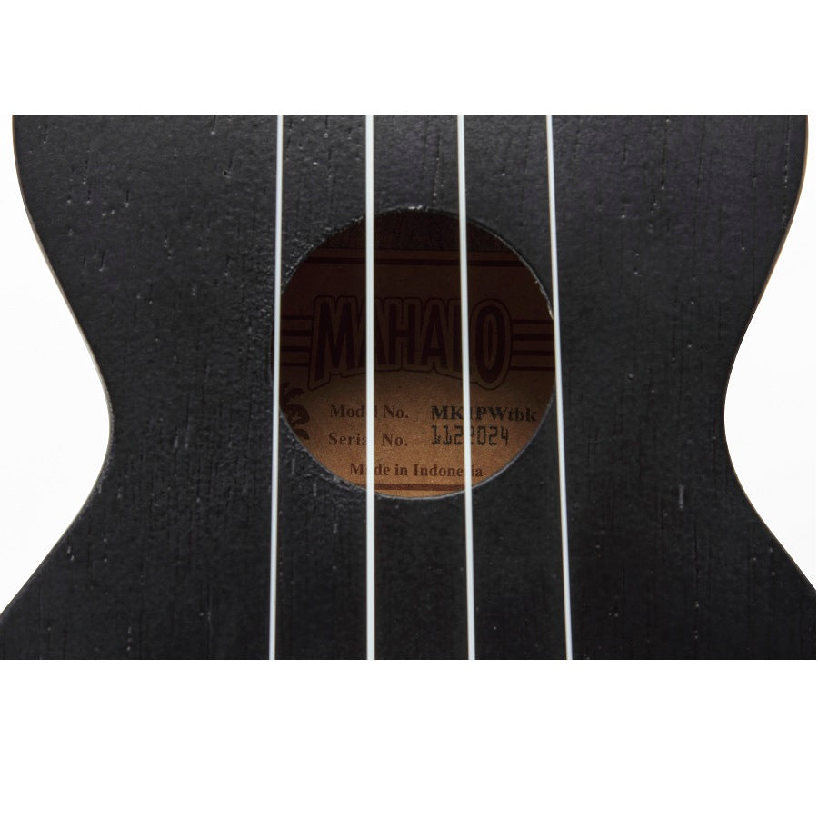 Mahalo MK1PWTBK Комплект сопрано укулеле, Translucent Black, калъф, 3 перца