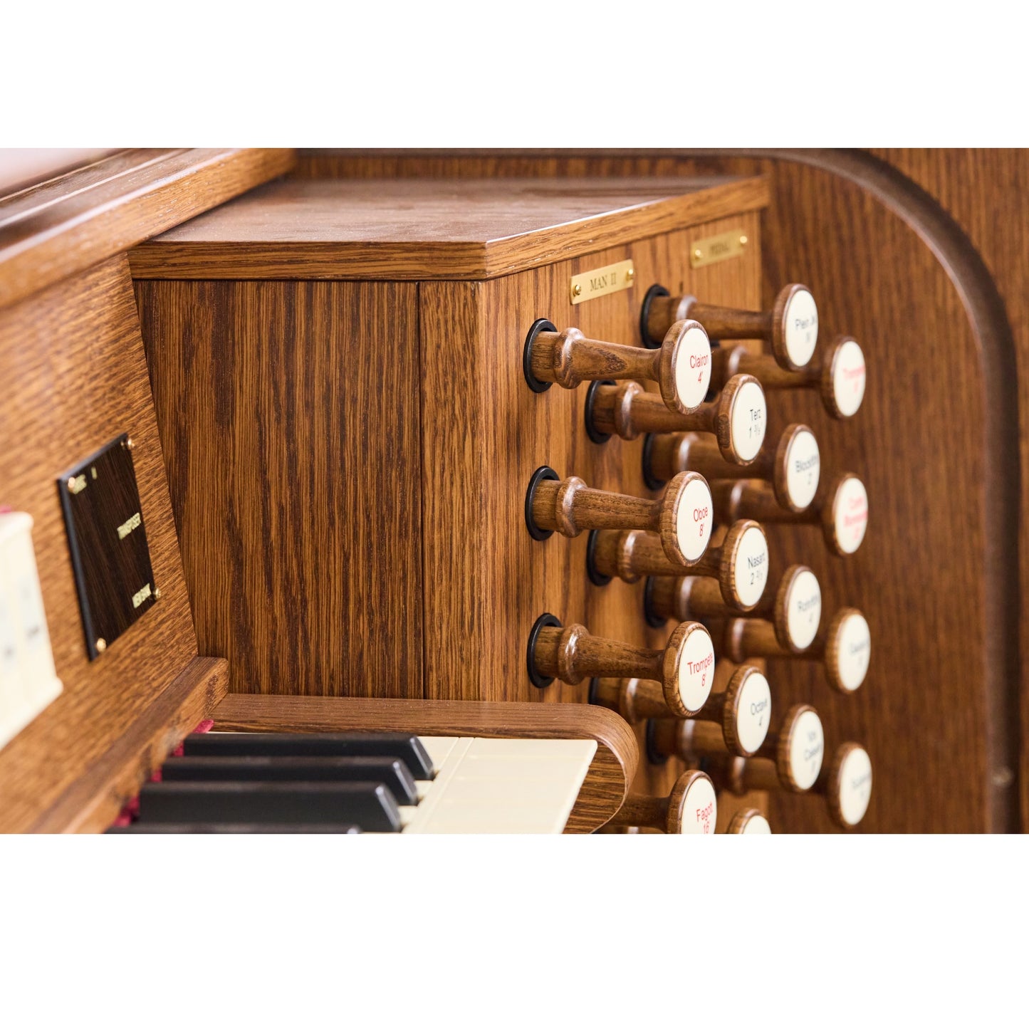 Viscount Opera 250 Дигитален църковен орган с 2 мануала и Physis Plus технология