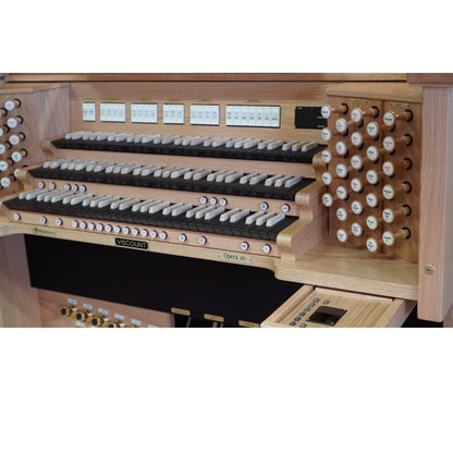 Viscount Opera 450 Професионален дигитален църковен орган с 3 мануала и Physis Plus технология